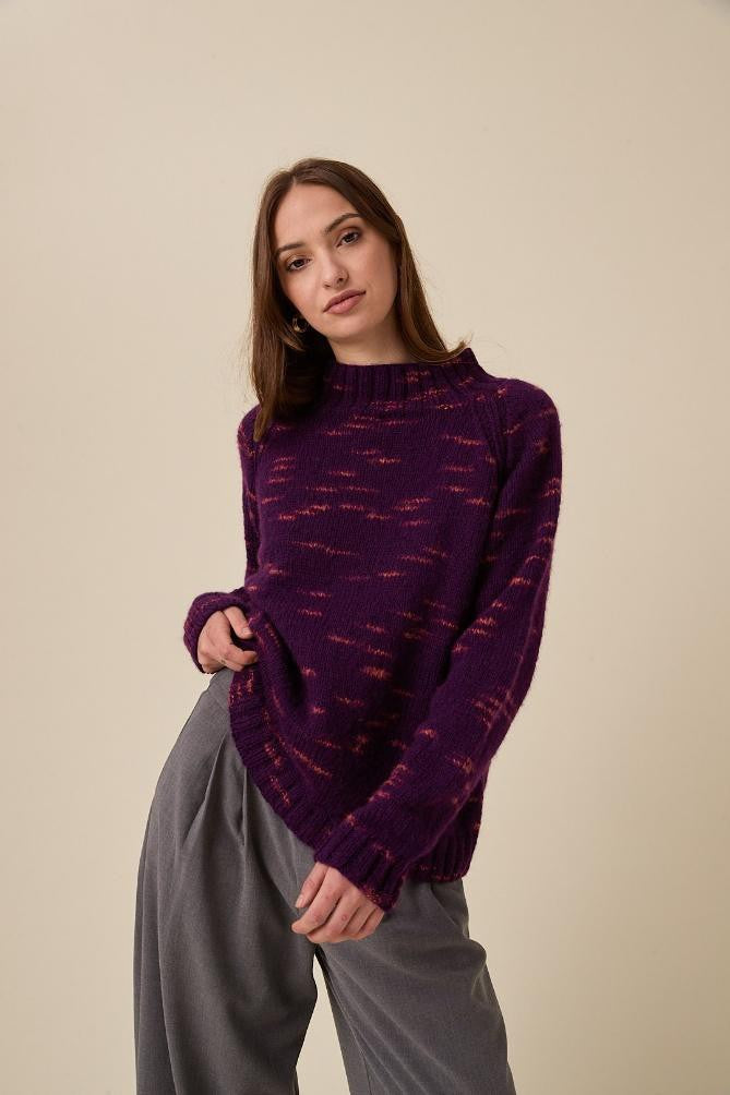 Sirdar Knitting Pattern 10959 - Kindling Raglan Sweater in Embers