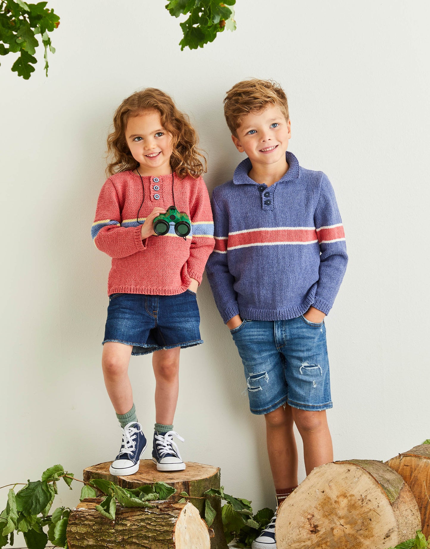 Sirdar Pattern 2593 - F029 Follow The Leader Henley - Product image