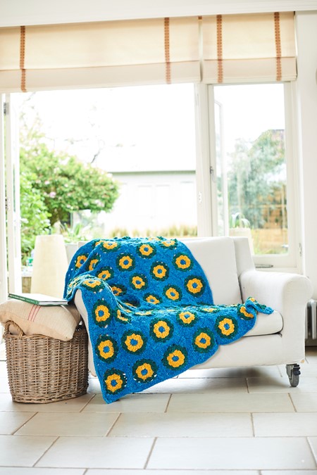 Stylecraft Chenille Chunky Pattern 10249 - Crochet Blanket (Blue)