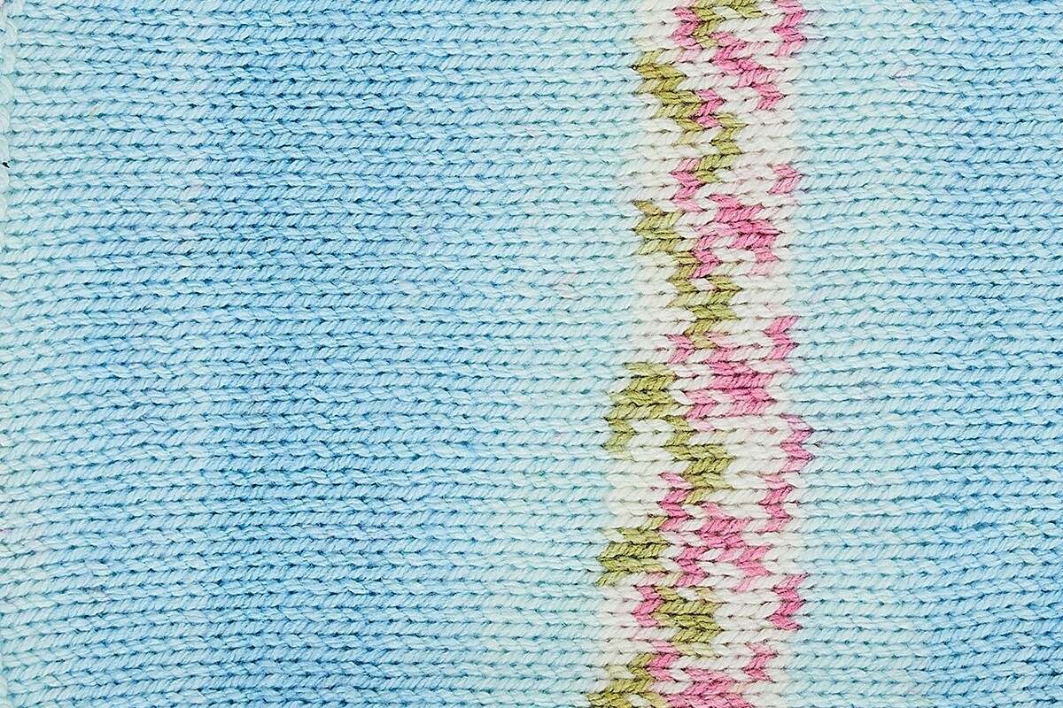 Knitting yarn in blue - label view