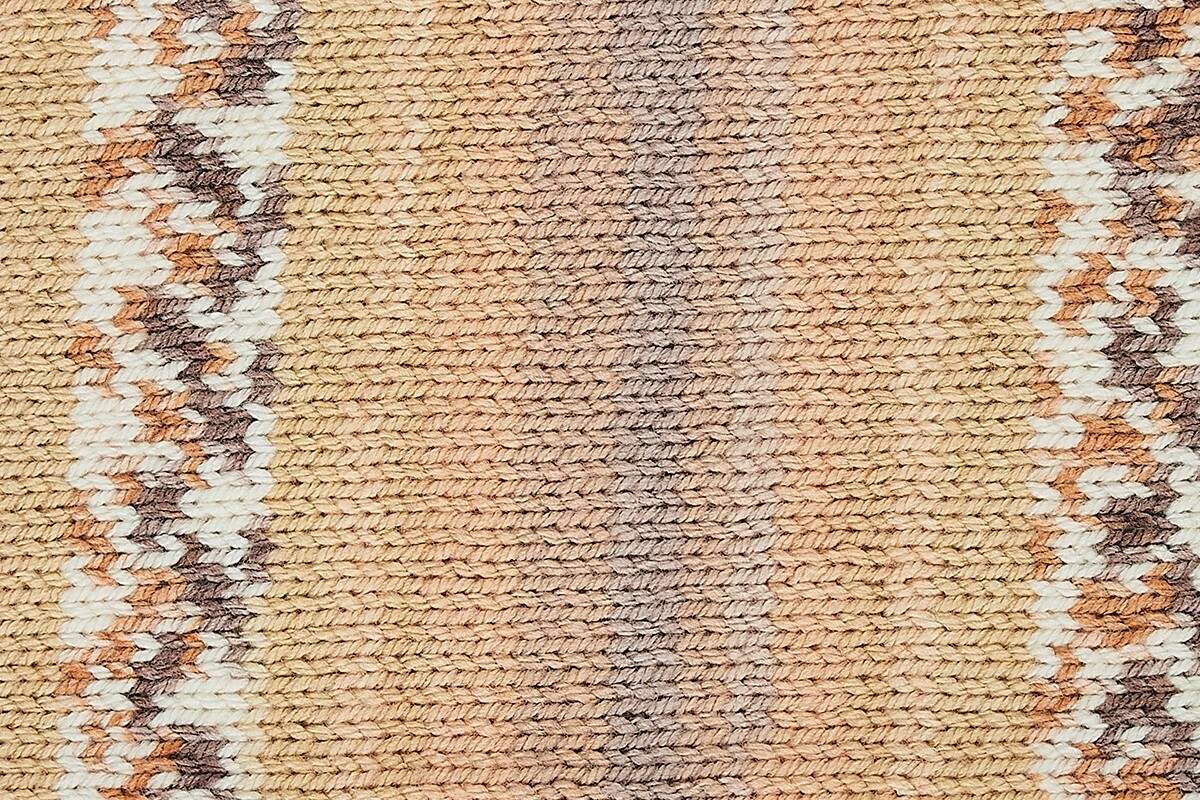 Knitting yarn - label view