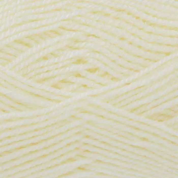 Knitting yarn in natural