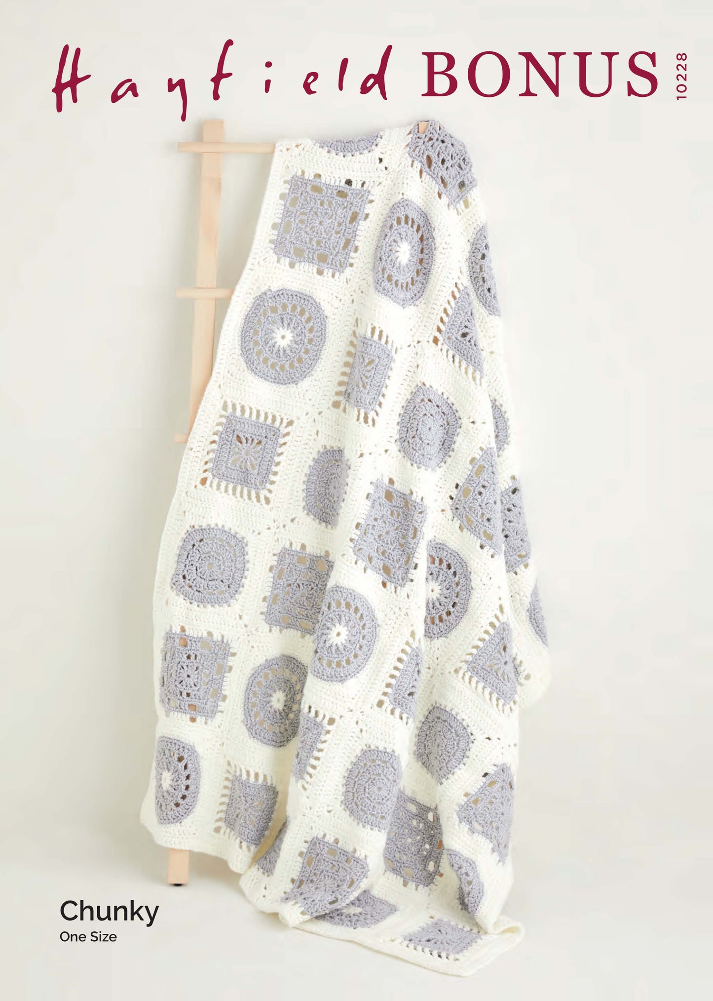 Hayfield Pattern 10228 - Noughts & Crosses blanket-Hayfield bonus chunky - Product image