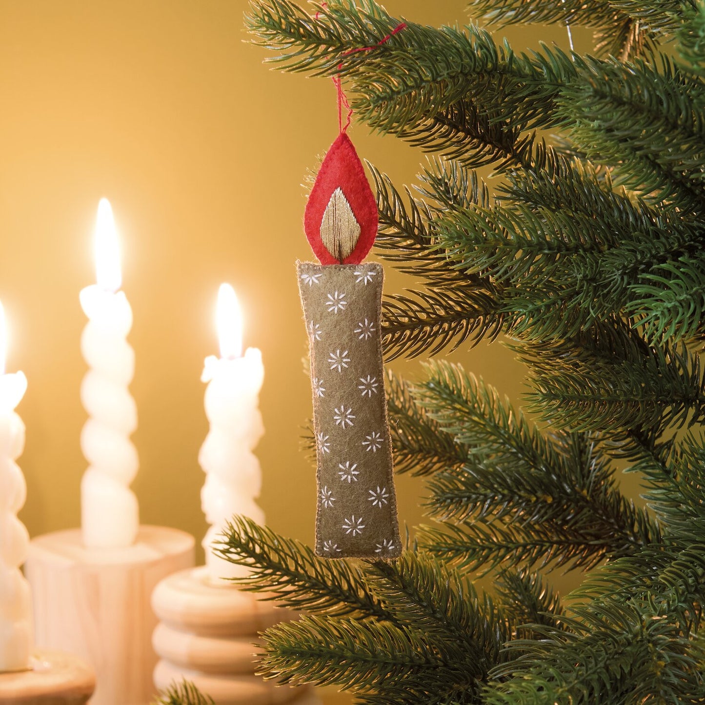 Rico Embroidery Kit - Felt Pendant - Candle