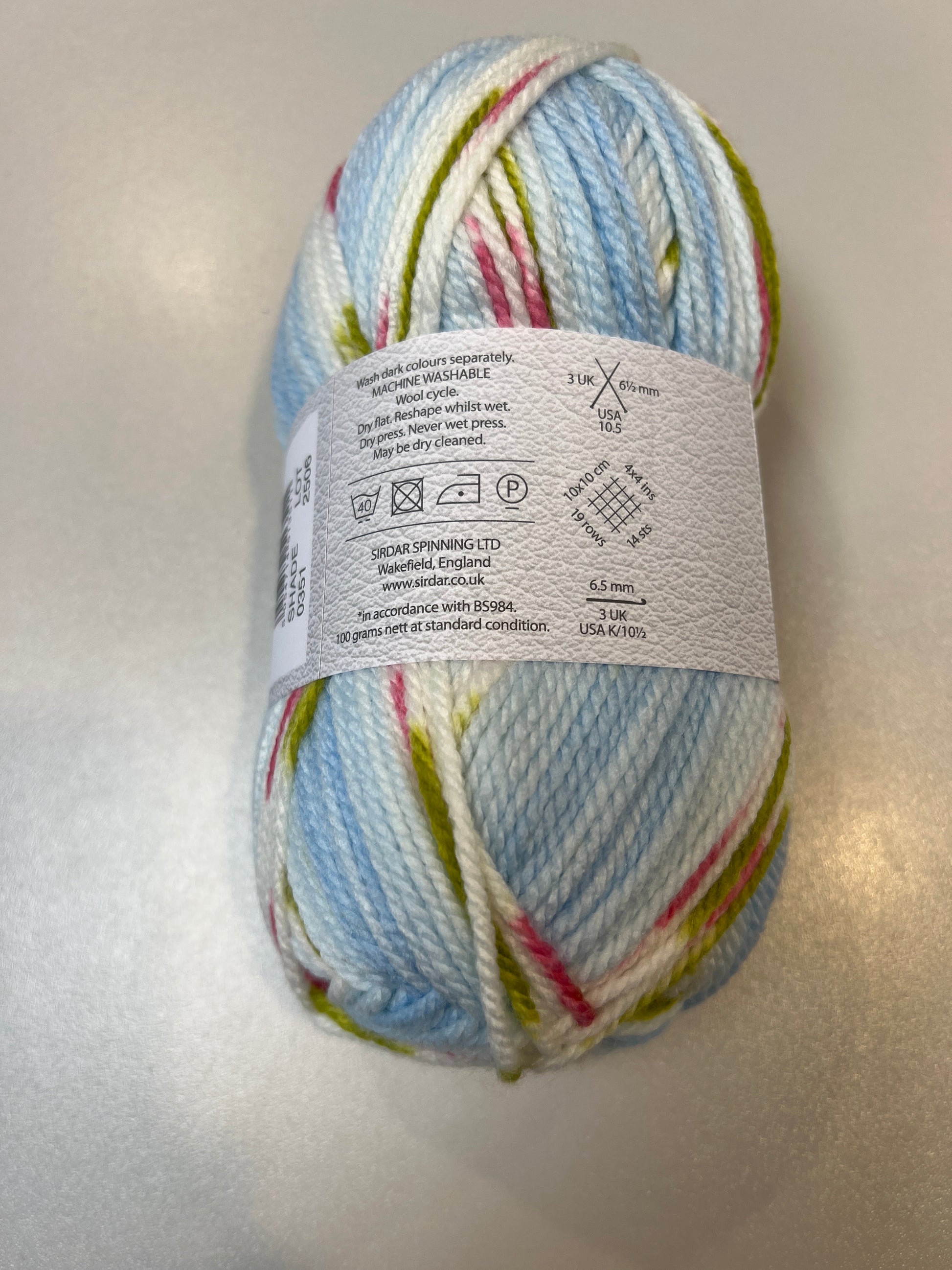 Knitting yarn in blue - texture detail