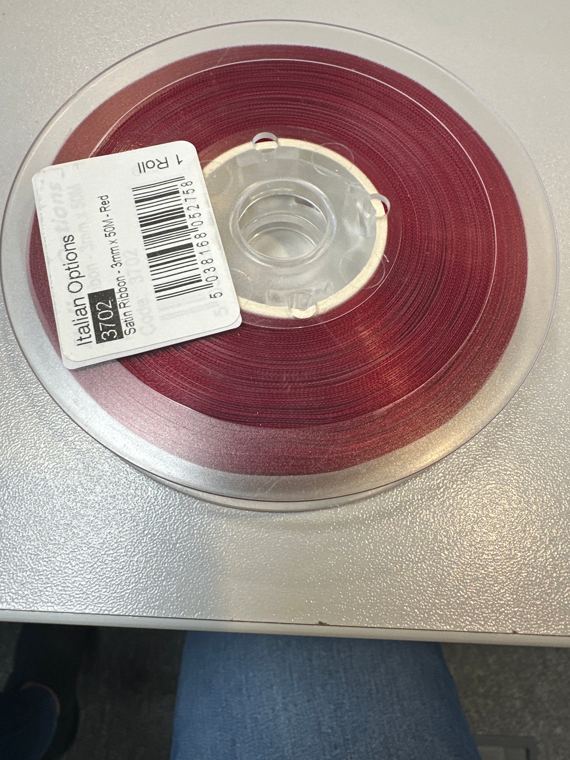 Decorative craft ribbon in red, 3mm wide