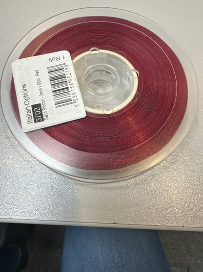 Decorative craft ribbon in red, 3mm wide