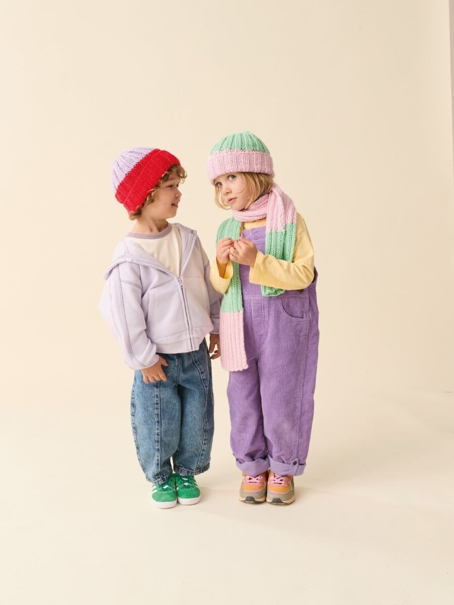 Sirdar F077 Takk Hat & Scarf Set