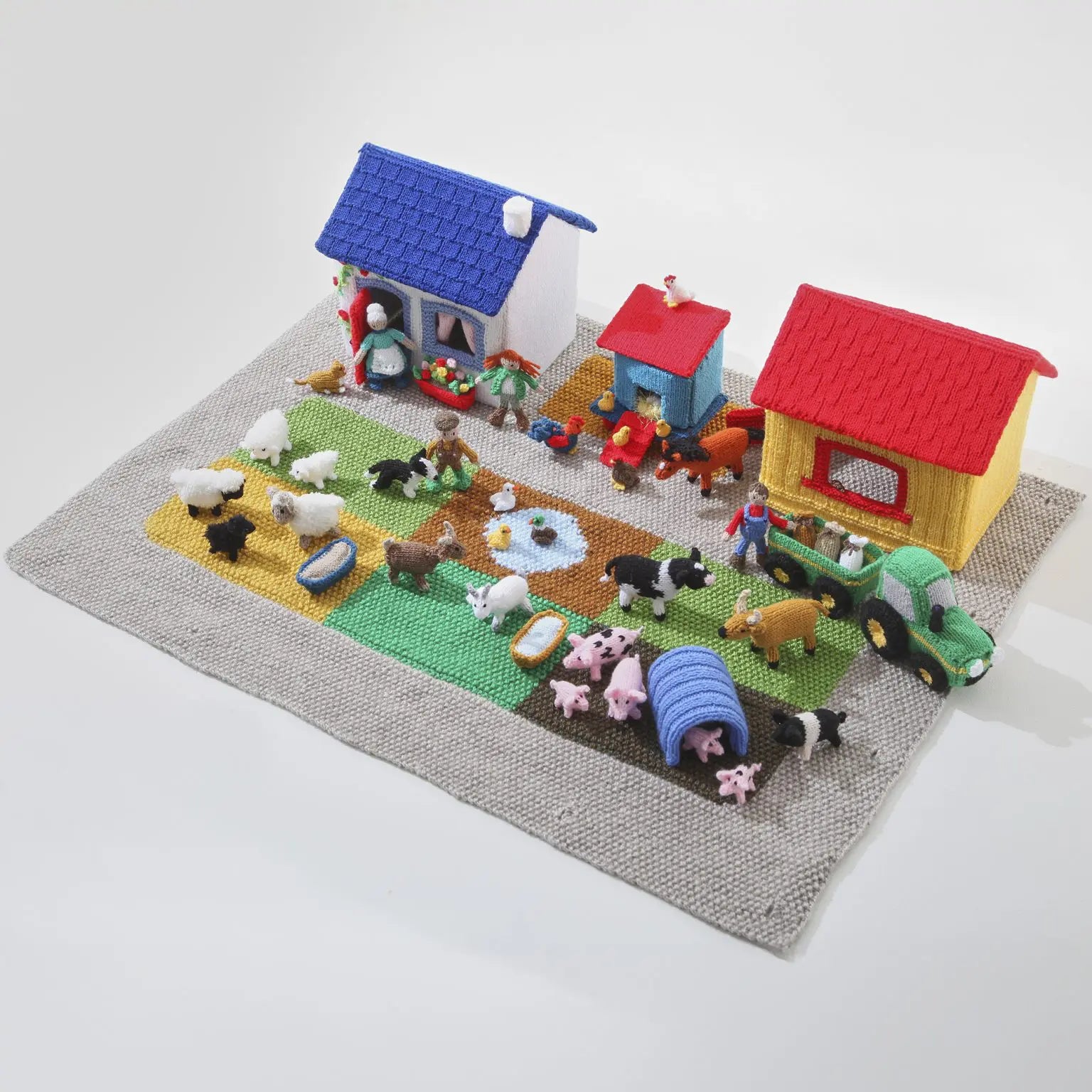 King Cole Foldaway Farmyard Friends - Book 1