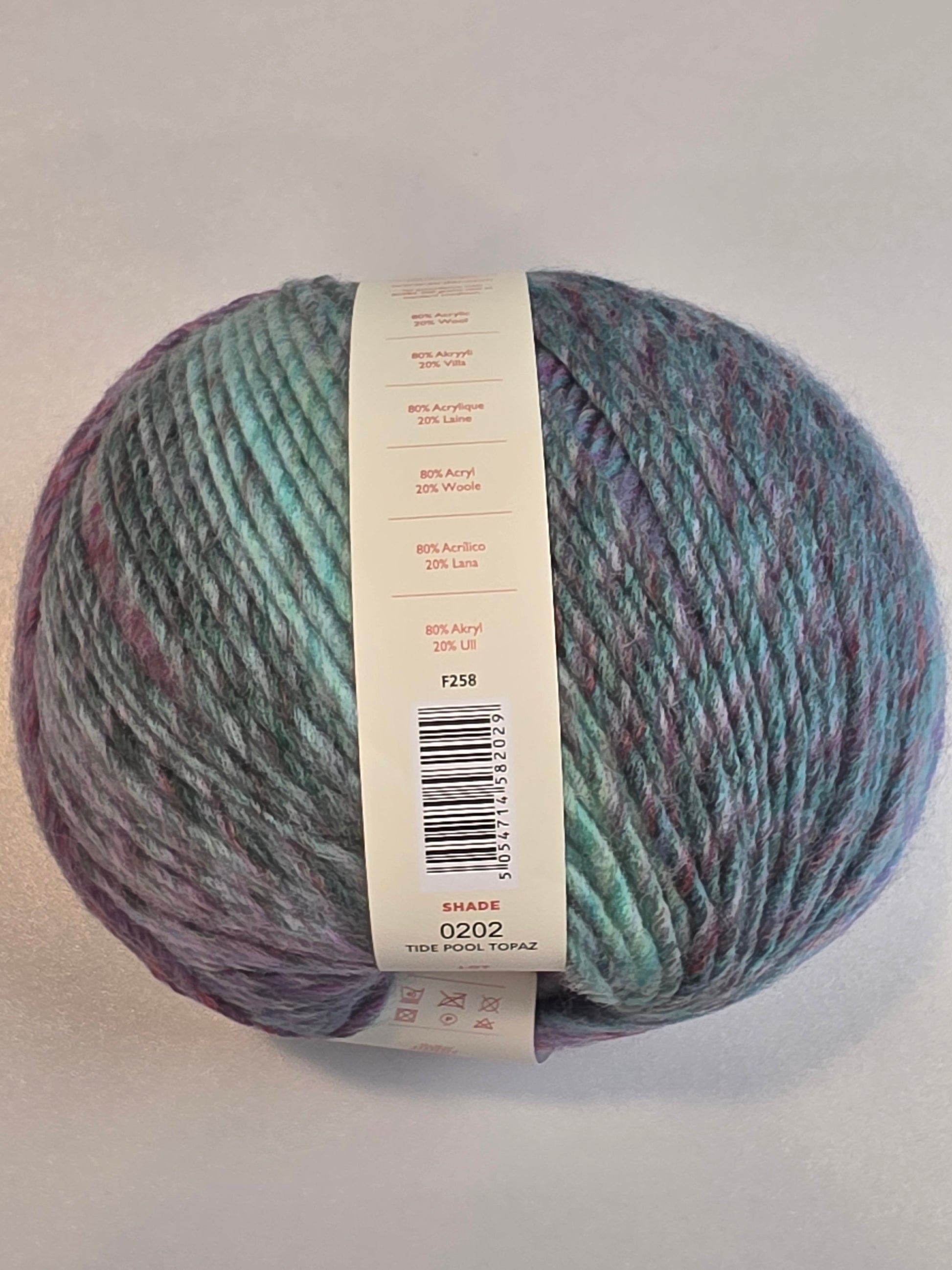 Sirdar yarn, wool blend - texture detail