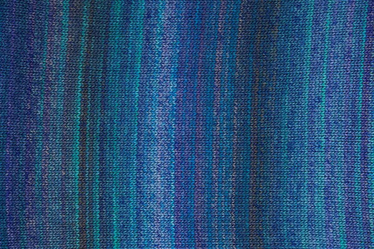 Sirdar yarn in turquoise - close up detail